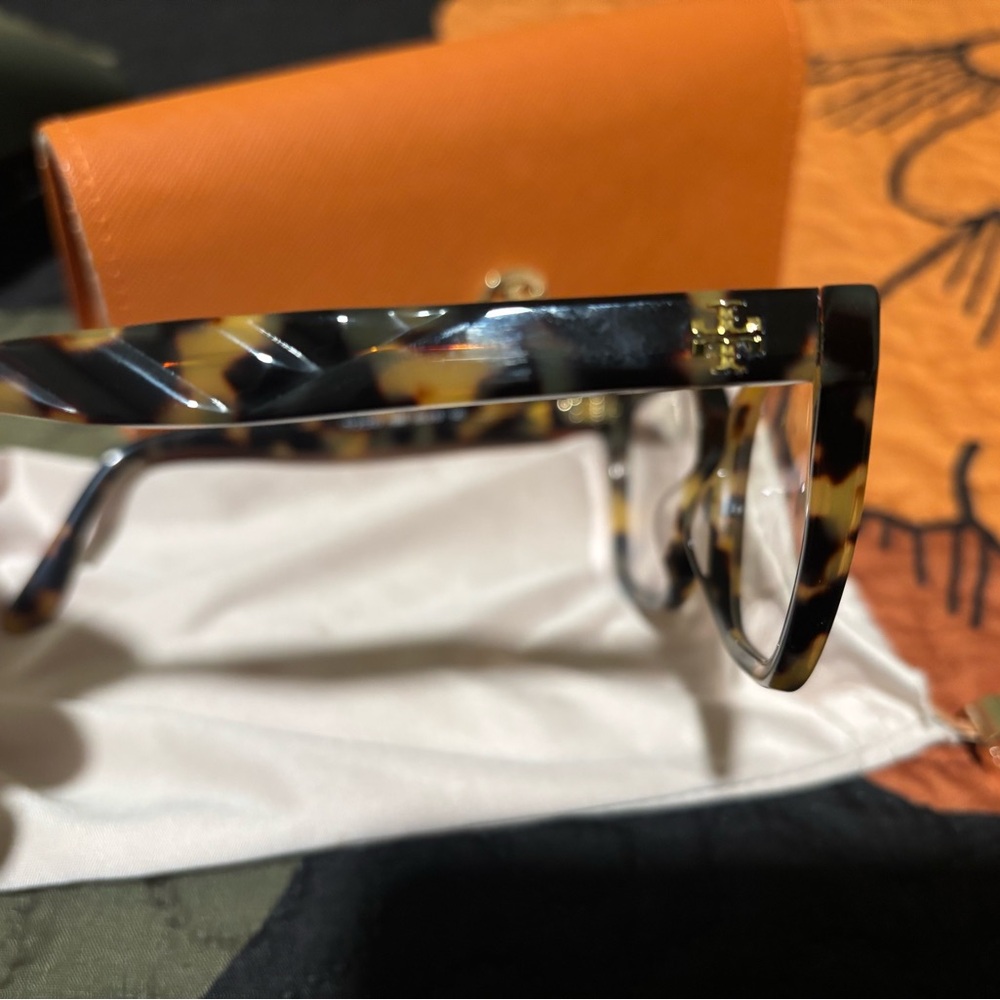 4 pair designer frames - Picture 9 of 11